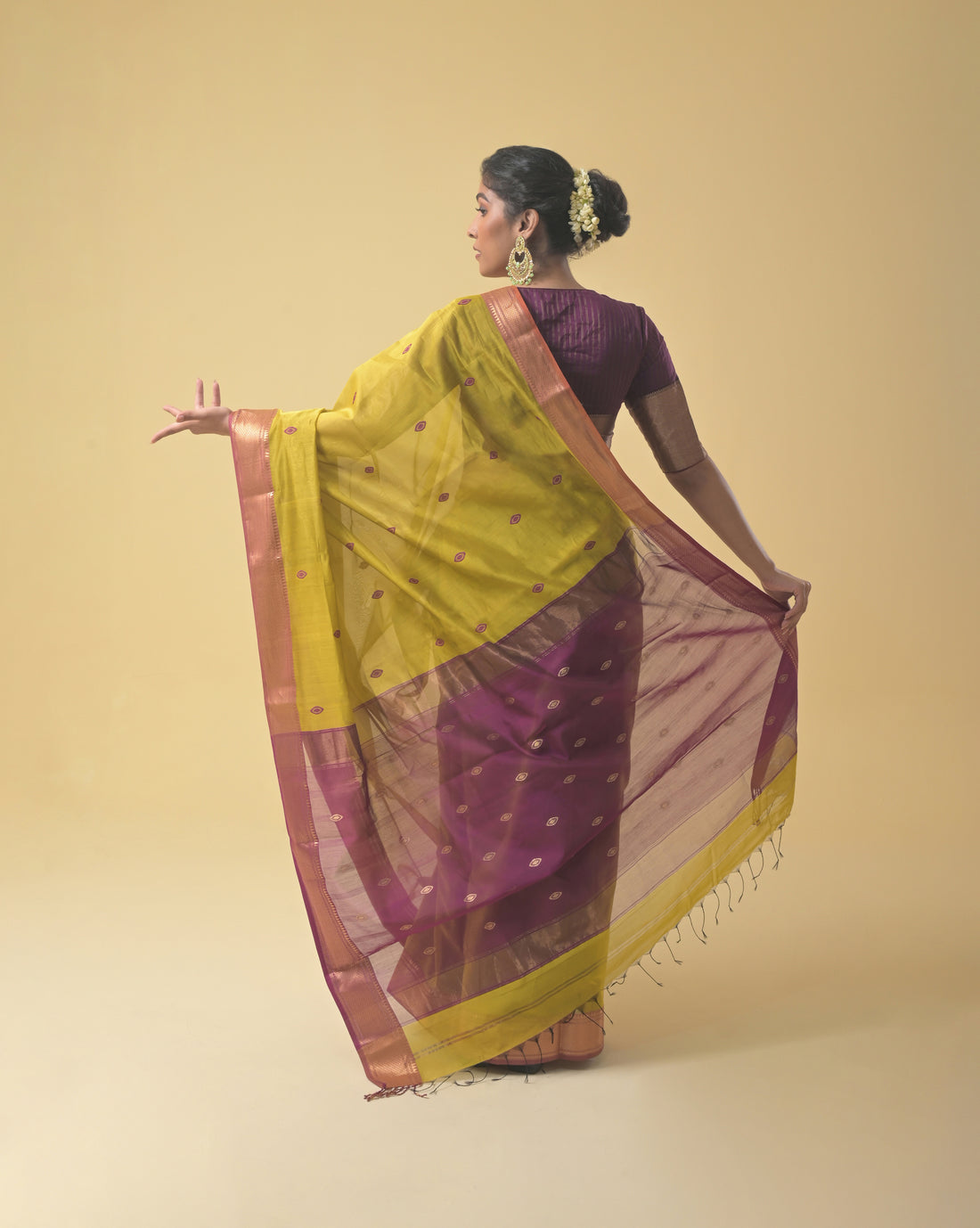 Mustard Maheshwari Handwoven Silk Cotton Booti Pallu