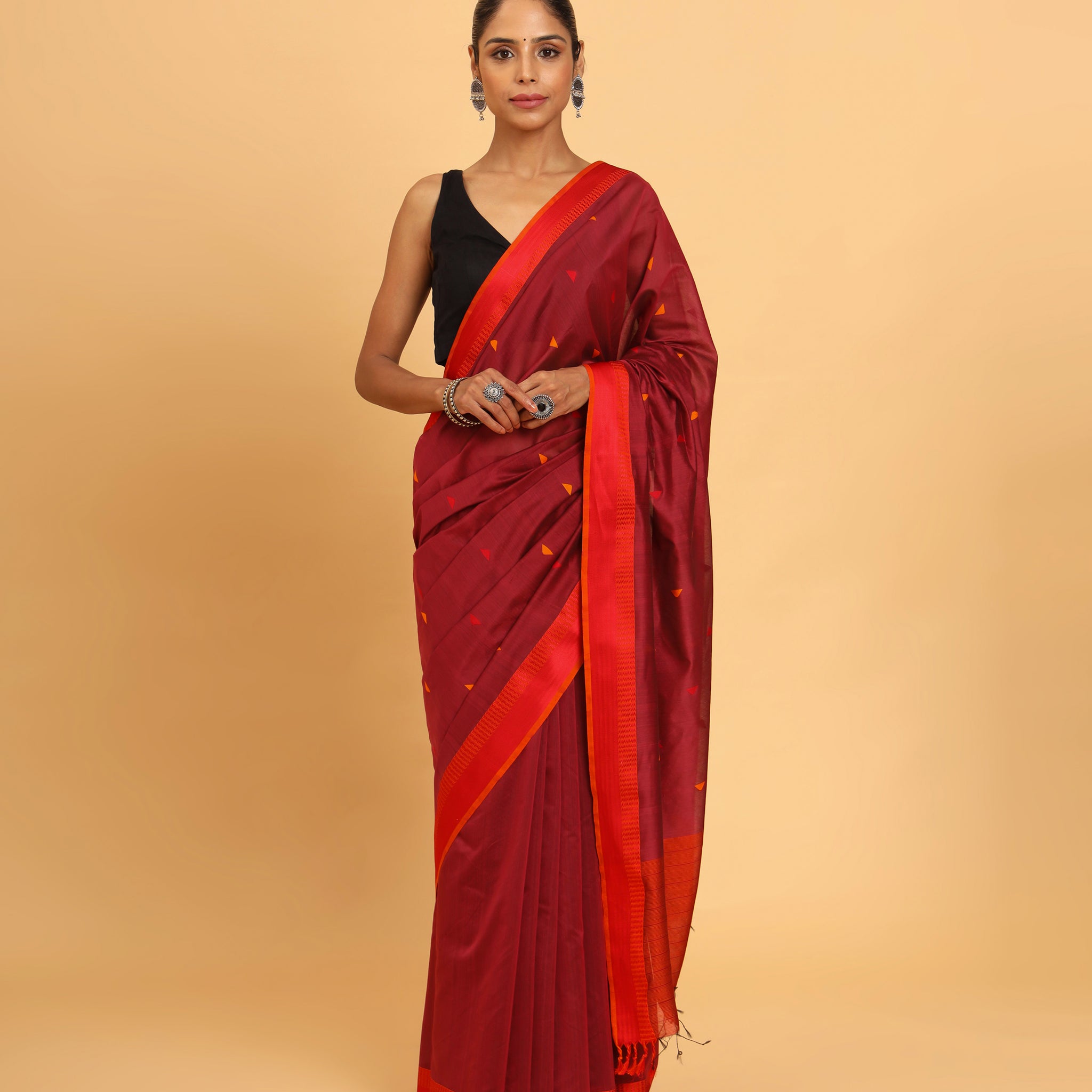 Rust Red Maheshwari Pramid Motifs Butti saree