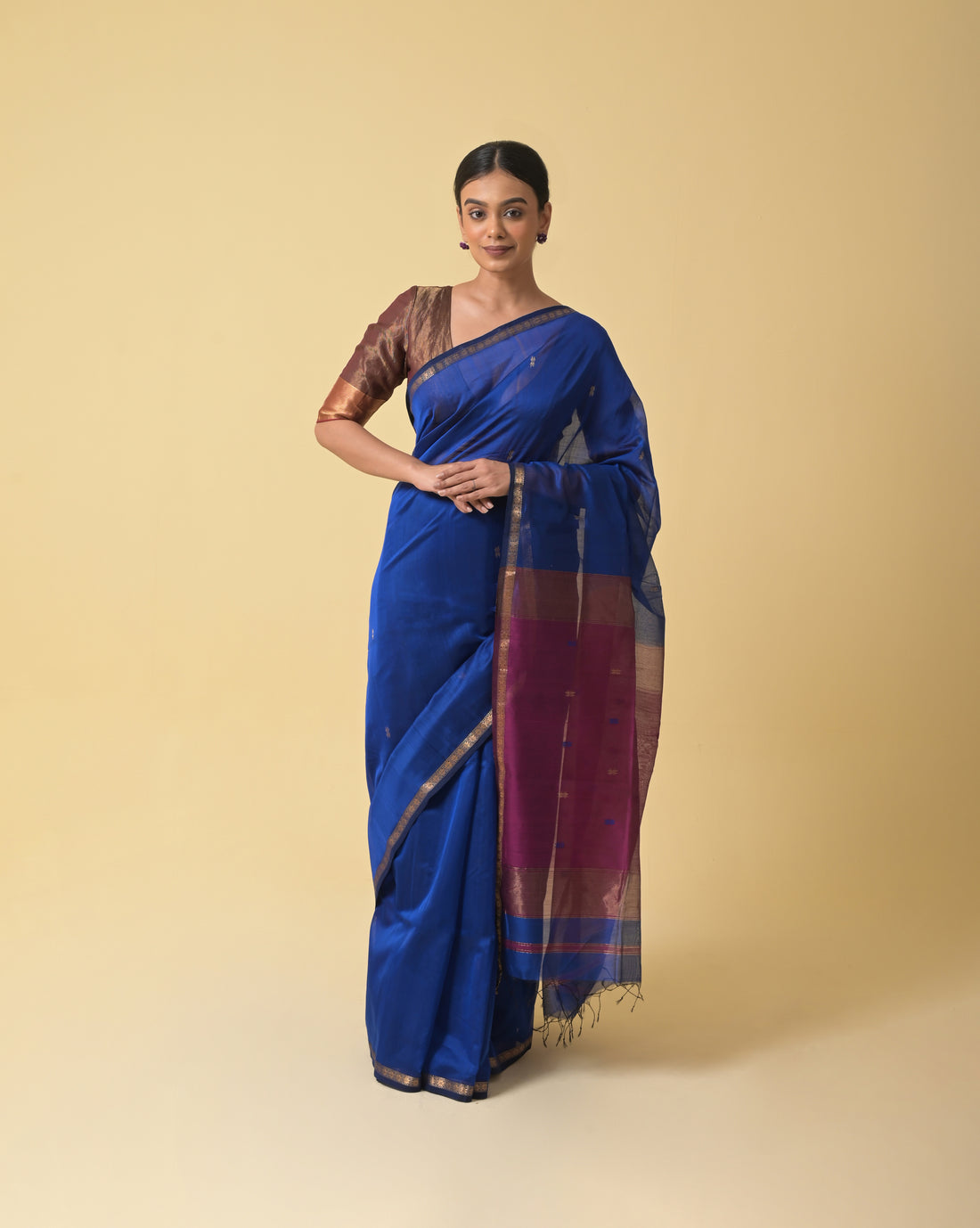 Navy Blue Maheshwari Handwoven Silk Cotton Jari Booti Pallu