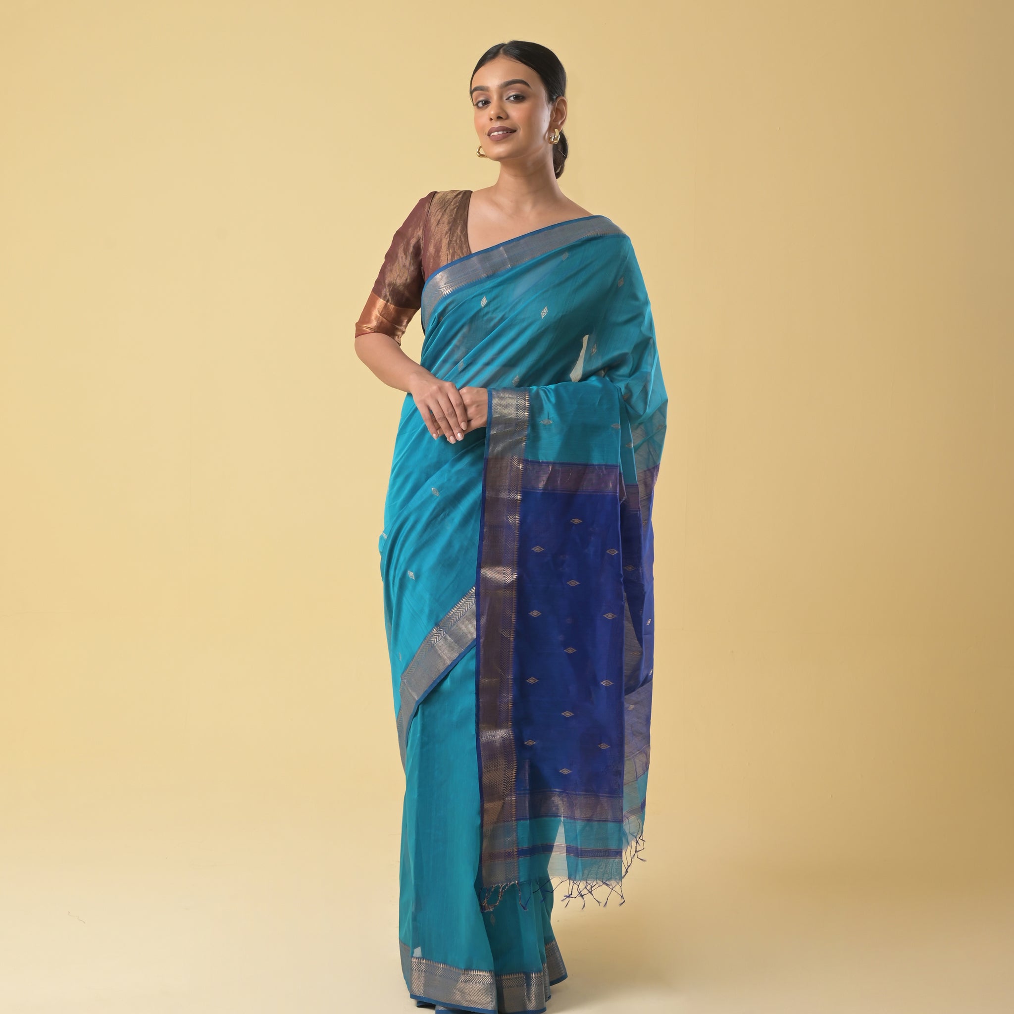 Blue Maheshwari Handwoven Silk Cotton Jari Booti Pallu