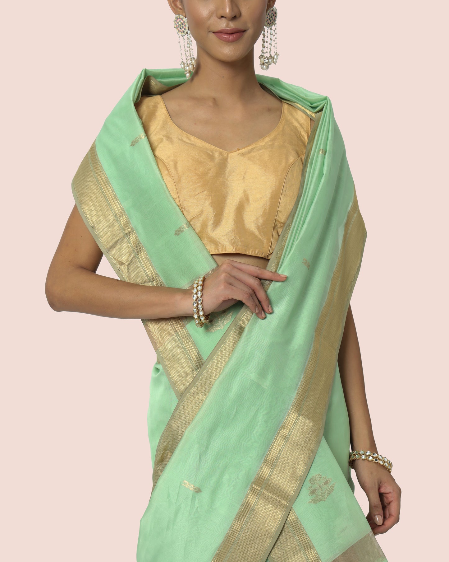 Pastel Green Maheshwari silk cotton with jari Butti Pallu