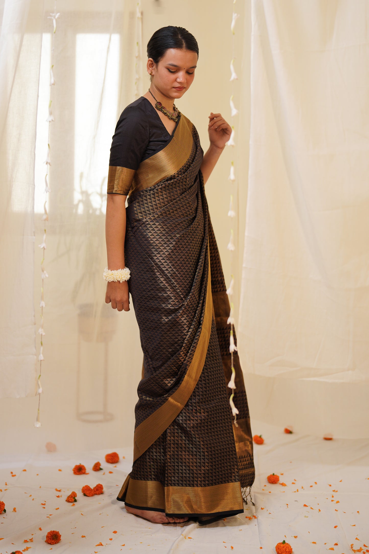 Black and Gold Zari Pattern All Over Handwoven Pure Silk Maheshwari Saree