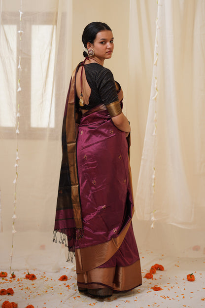 Deep Magenta Booti Pure Silk Maheshwari Saree with Multicolour Pallu and Gold Border