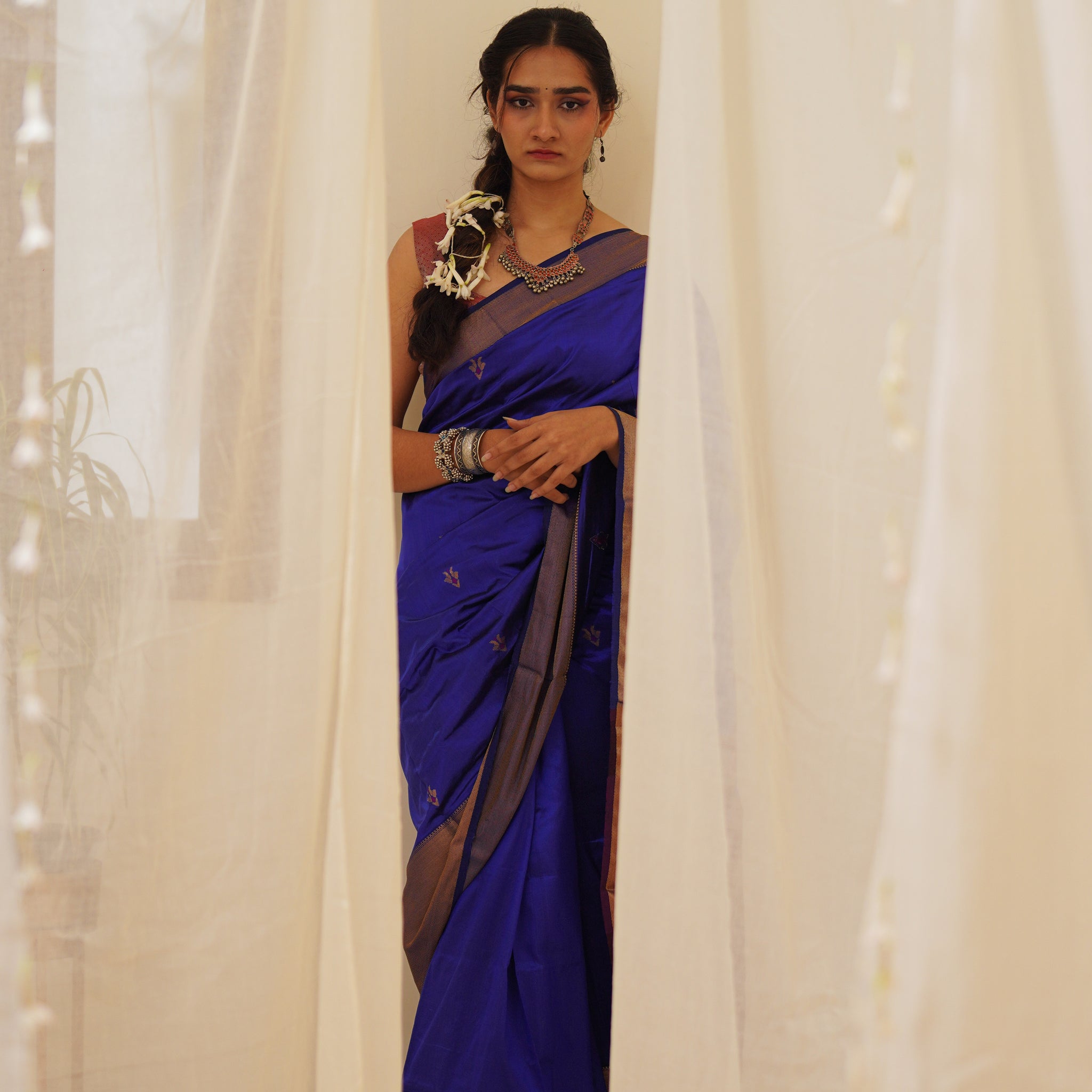 Royal Blue Pure Silk Maheshwari Saree with Wine Booti Palla and Gold Border