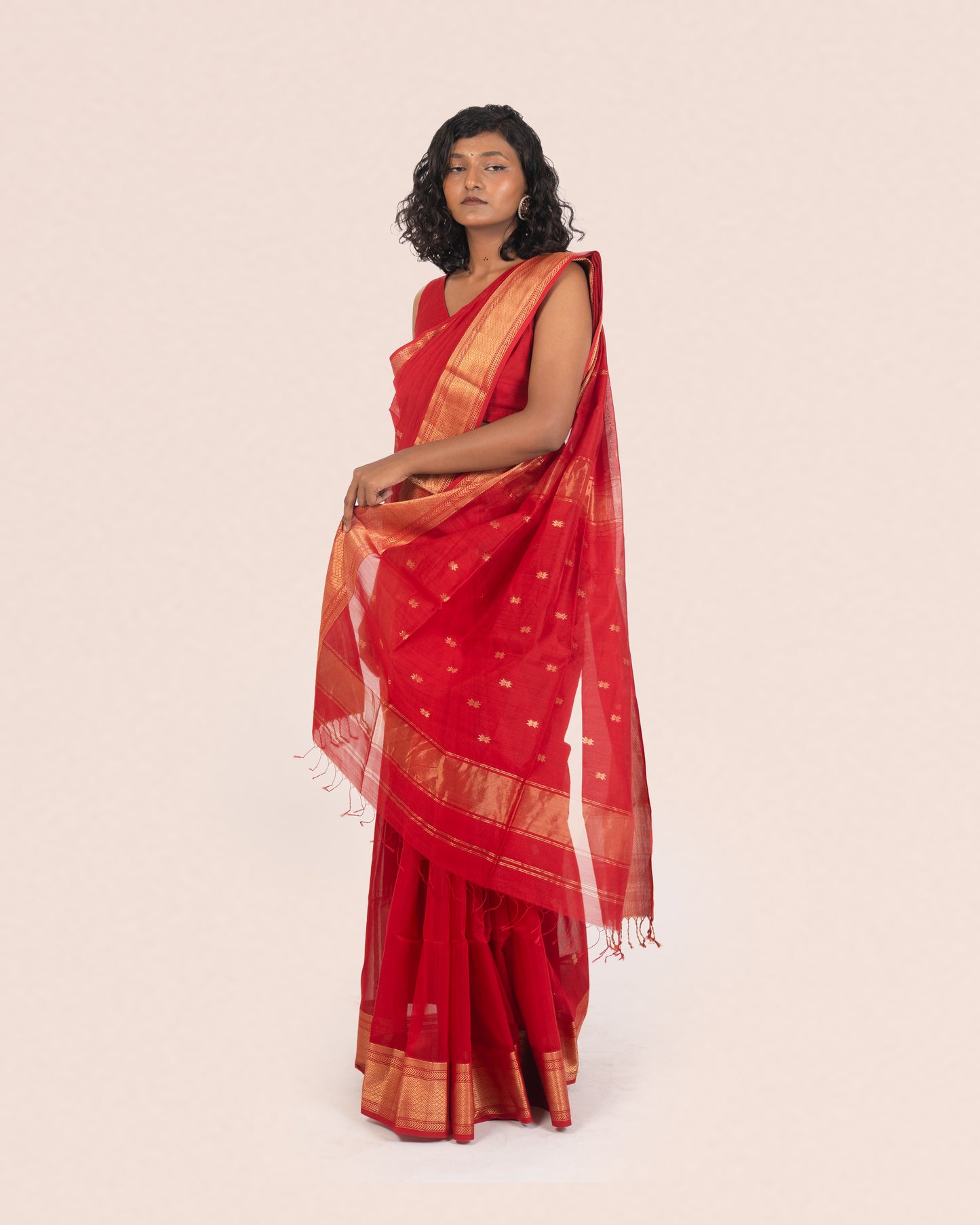 Red Pure Silk Cotton Maheshwari Booti Saree with Gold Border