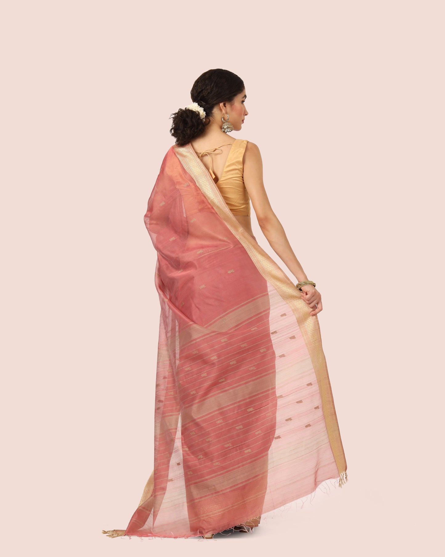 Peach Maheshwari Handwoven Silk Cotton With Gold Jari Butti Pallu