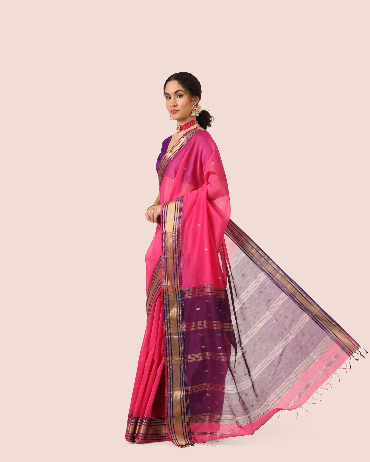 Bright Pink Maheshwari Handwoven Jari Butti Pallu