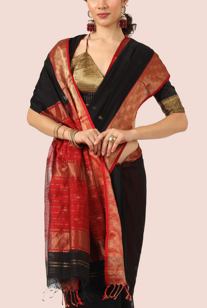 Black Maheshwari Handwoven With Gold Jari Butti Pallu