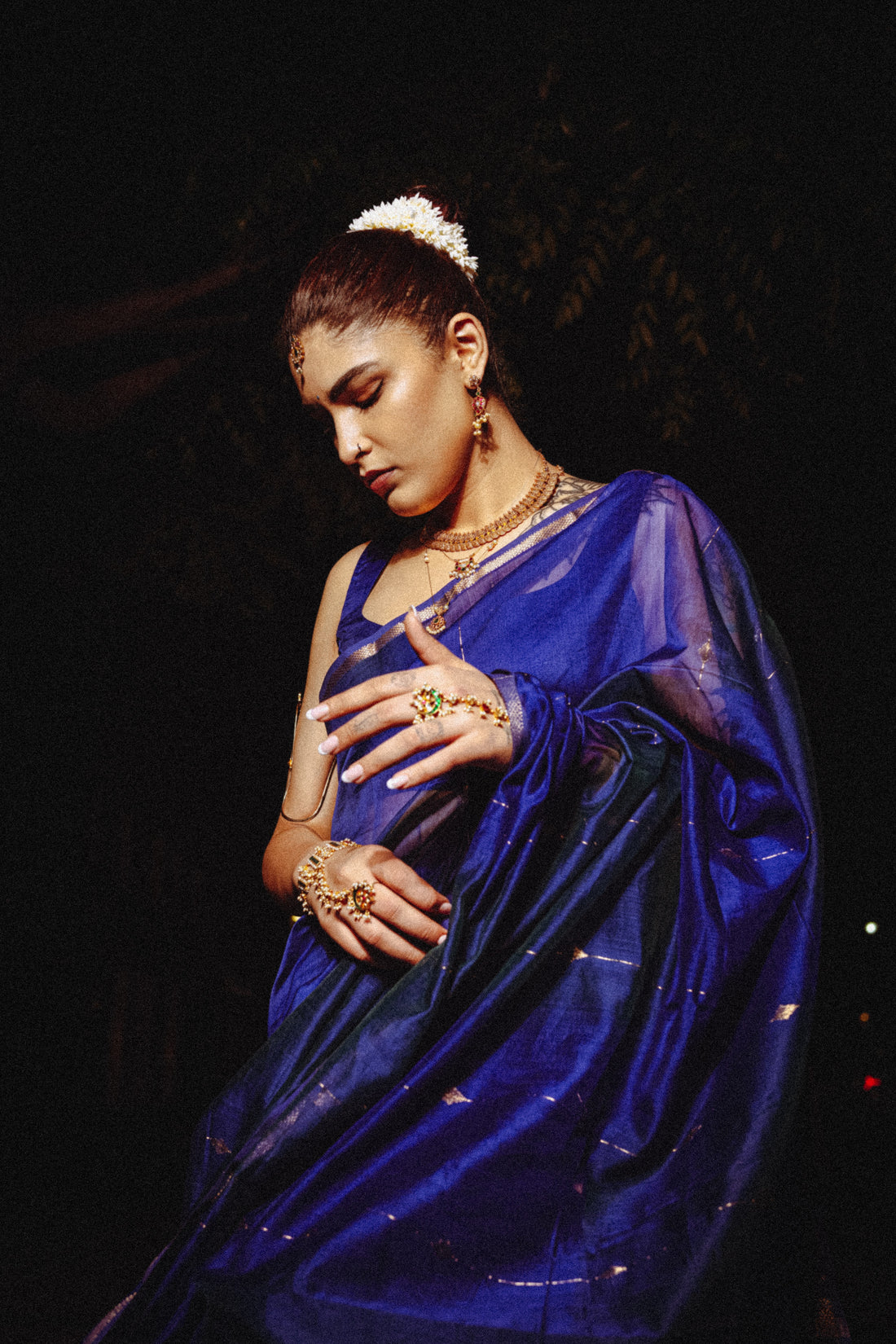 Jilmil Blue Maheshwari Handwoven Silk Cotton Jari Booti Pallu