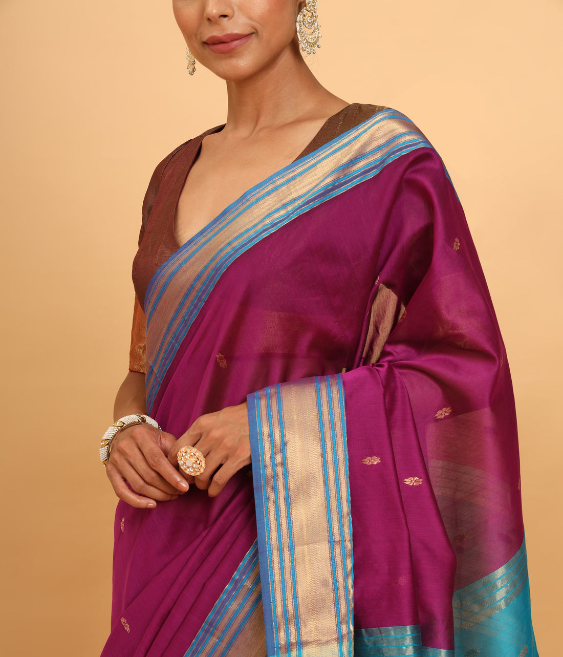 Wine Maheshwari Handwoven Jari Butti Pallu Saree