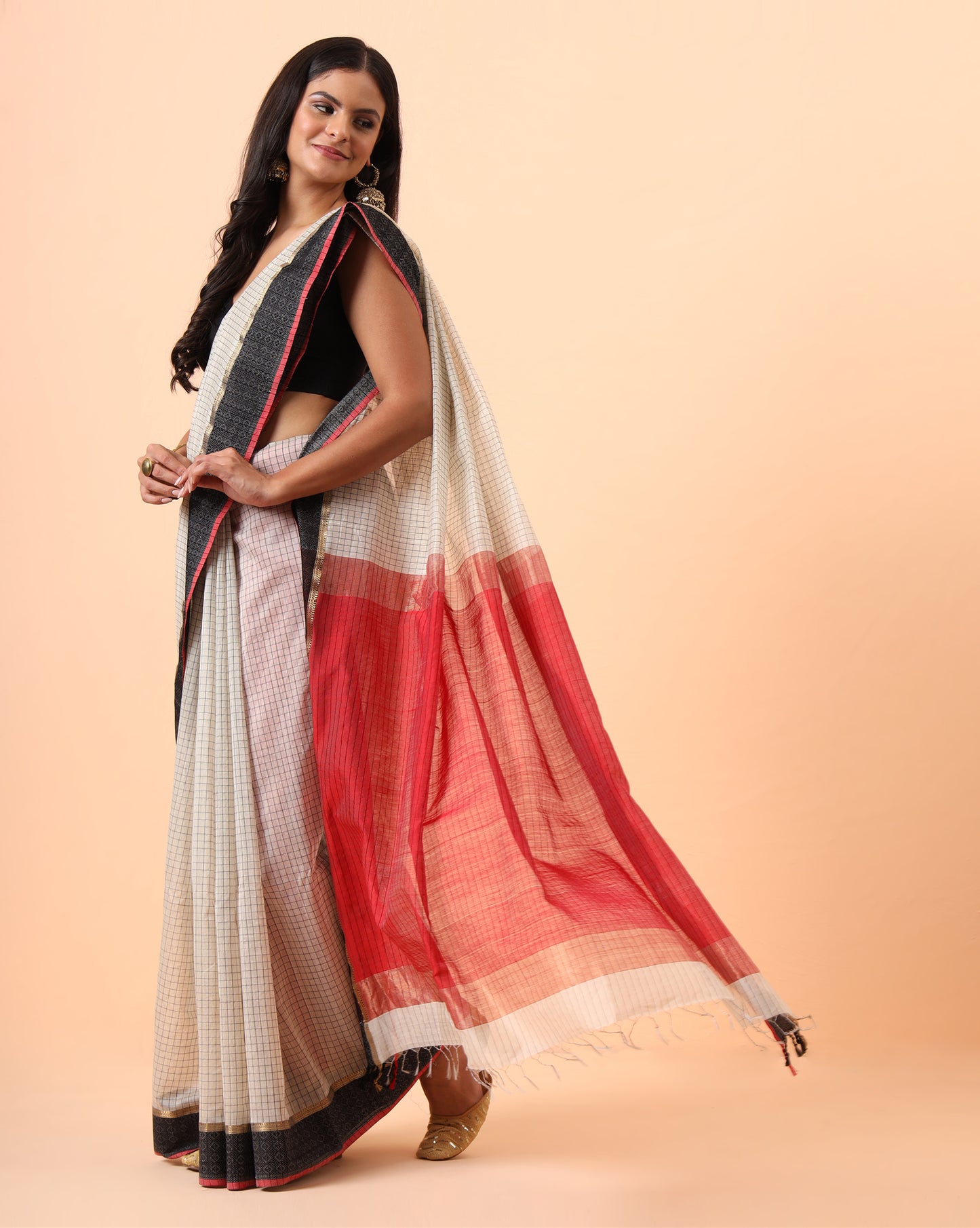 Off White checks Resham Border Maheshwari Handwoven Saree